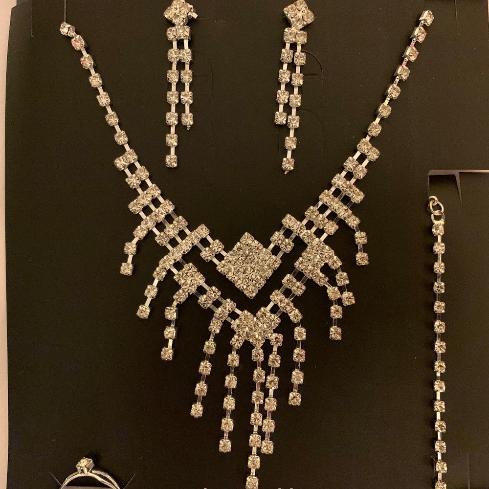 Necklace Set